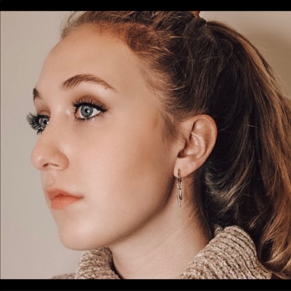 Lightning small silver hoop earrings - Picture 4 of 5